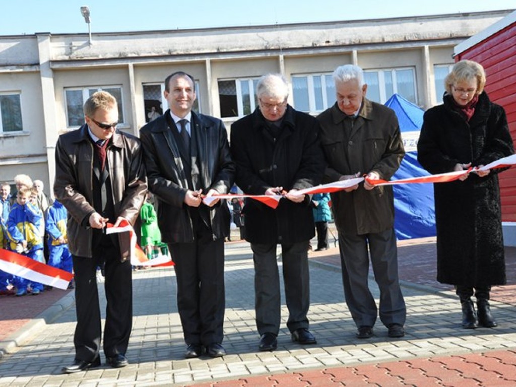 Otwarcie kompleksu sportowego przy Szkole Podstawowej nr 6 w Trzebini - „Moje Boisko-Orlik 2012” 6.11.2009