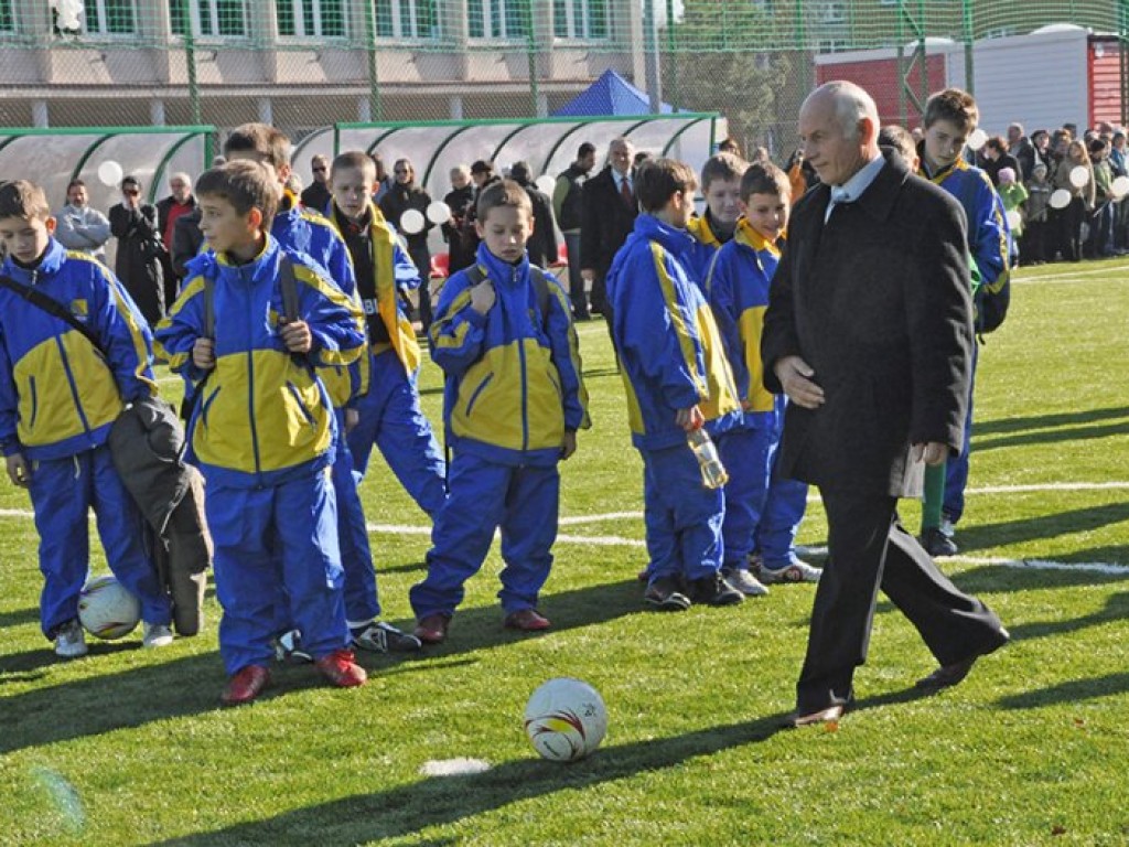 Otwarcie kompleksu sportowego przy Szkole Podstawowej nr 6 w Trzebini - „Moje Boisko-Orlik 2012” 6.11.2009
