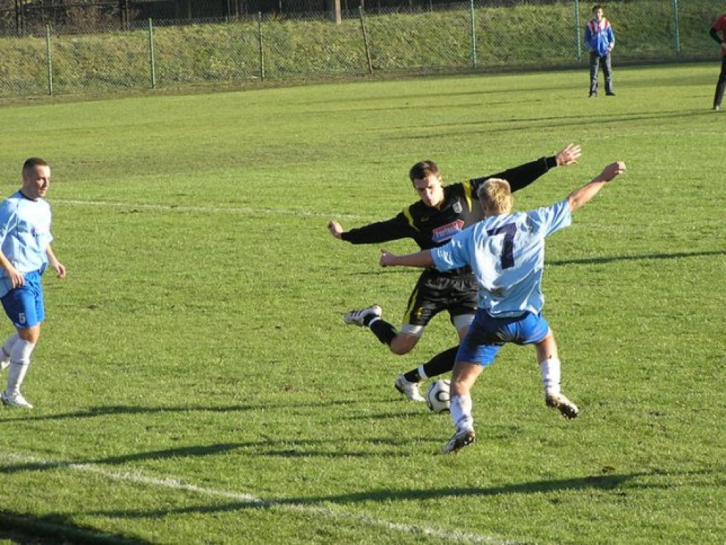 Mecz MKS Alwernia - Juventa Starachowice 1-0 - 14.11.2009 r.