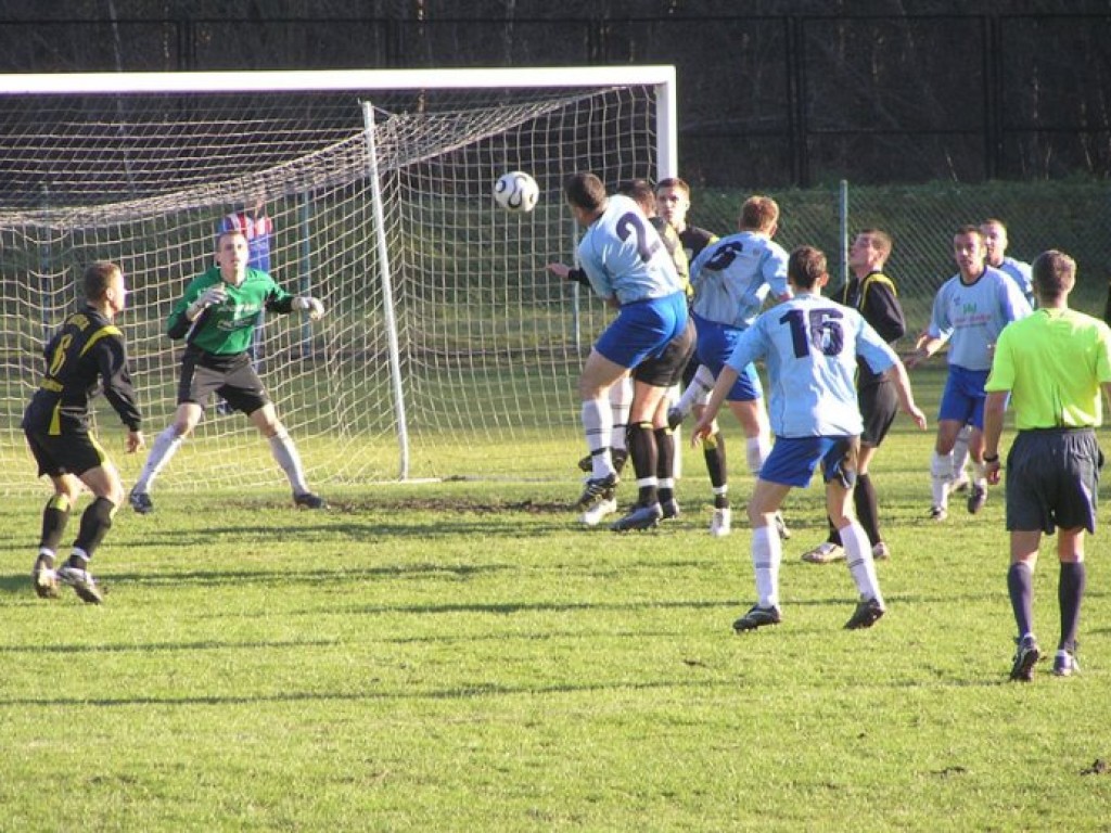 Mecz MKS Alwernia - Juventa Starachowice 1-0 - 14.11.2009 r.