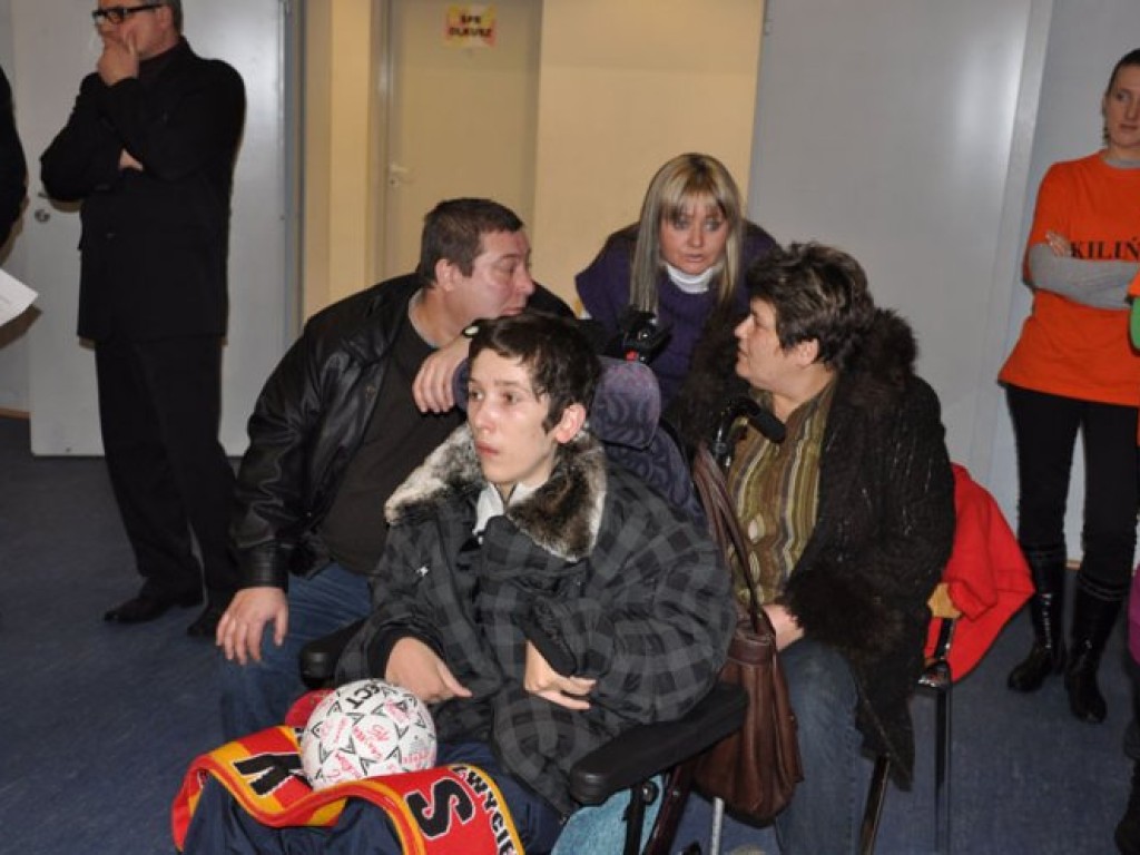Turniej charytatywny w Chełmku na rzecz Patryka Chełczyńskiego - 20.12.2009