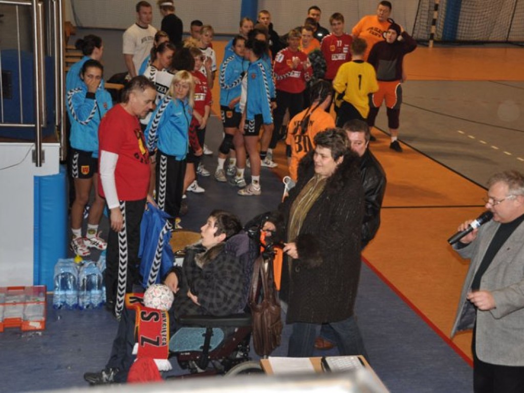Turniej charytatywny w Chełmku na rzecz Patryka Chełczyńskiego - 20.12.2009