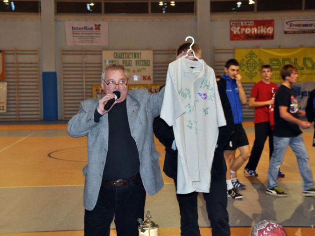 Turniej charytatywny w Chełmku na rzecz Patryka Chełczyńskiego - 20.12.2009