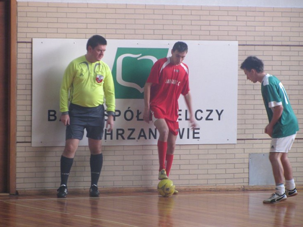 Halowy turniej piłki nożnej juniorów „Futbolowa Przyjaźń” - Chrzanów 19.12.2009