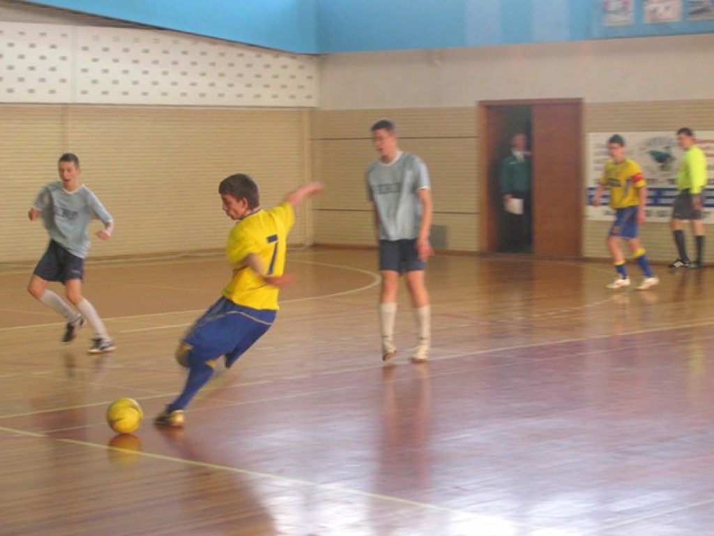 Halowy turniej piłki nożnej juniorów „Futbolowa Przyjaźń” - Chrzanów 19.12.2009