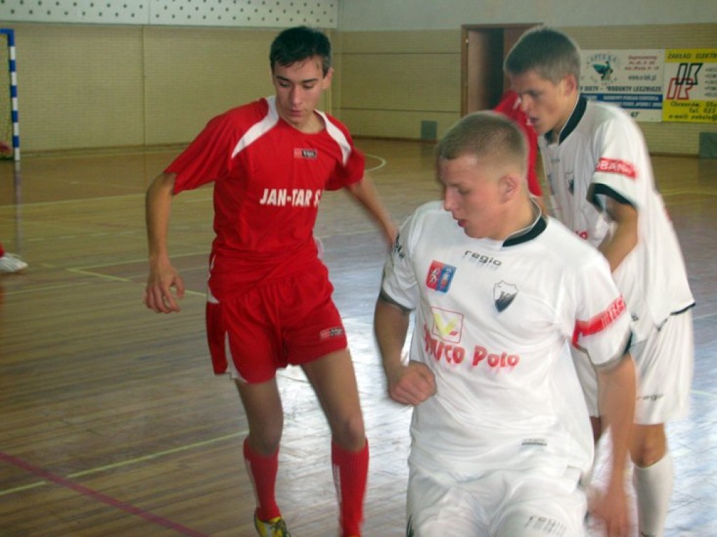 Halowy turniej piłki nożnej juniorów „Futbolowa Przyjaźń” - Chrzanów 19.12.2009