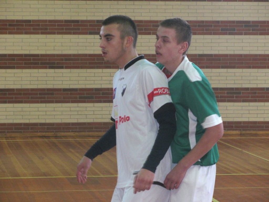 Halowy turniej piłki nożnej juniorów „Futbolowa Przyjaźń” - Chrzanów 19.12.2009
