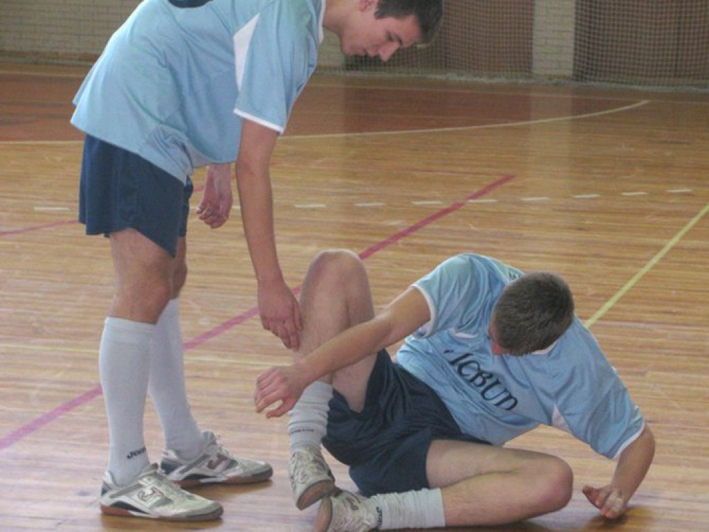 Halowy turniej piłki nożnej juniorów „Futbolowa Przyjaźń” - Chrzanów 19.12.2009