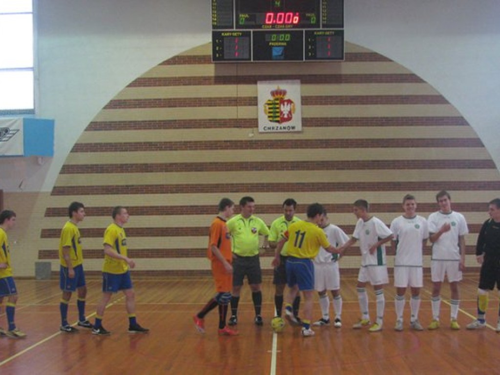 Halowy turniej piłki nożnej juniorów „Futbolowa Przyjaźń” - Chrzanów 19.12.2009