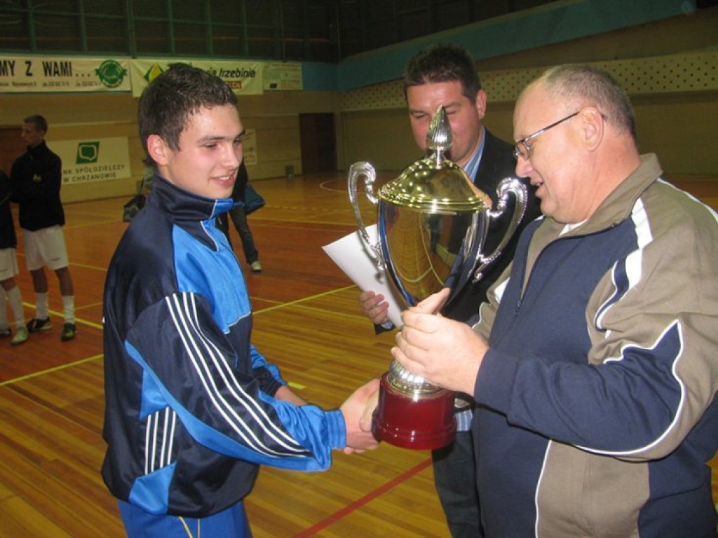 Halowy turniej piłki nożnej juniorów „Futbolowa Przyjaźń” - Chrzanów 19.12.2009