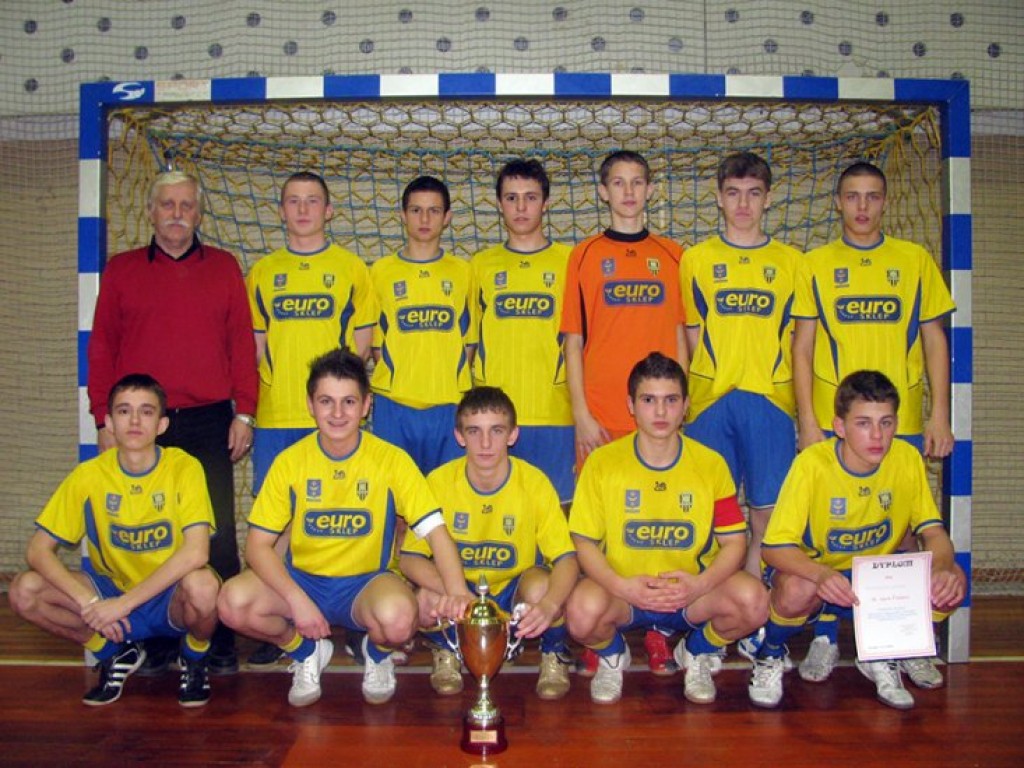 Halowy turniej piłki nożnej juniorów „Futbolowa Przyjaźń” - Chrzanów 19.12.2009