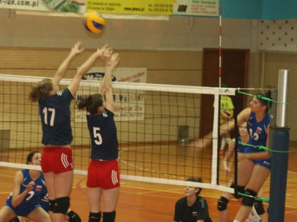 Mecz juniorskich reprezentacji siatkarek Polski i Słowacji - Chrzanów 29.12.2009