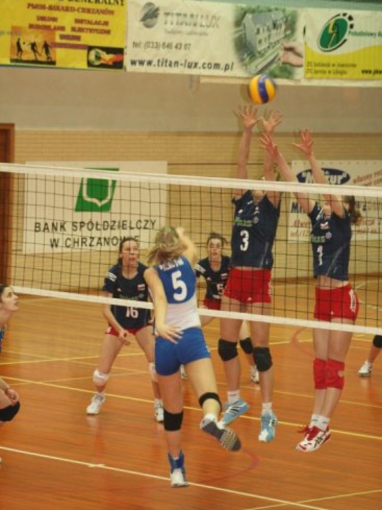 Mecz juniorskich reprezentacji siatkarek Polski i Słowacji - Chrzanów 29.12.2009