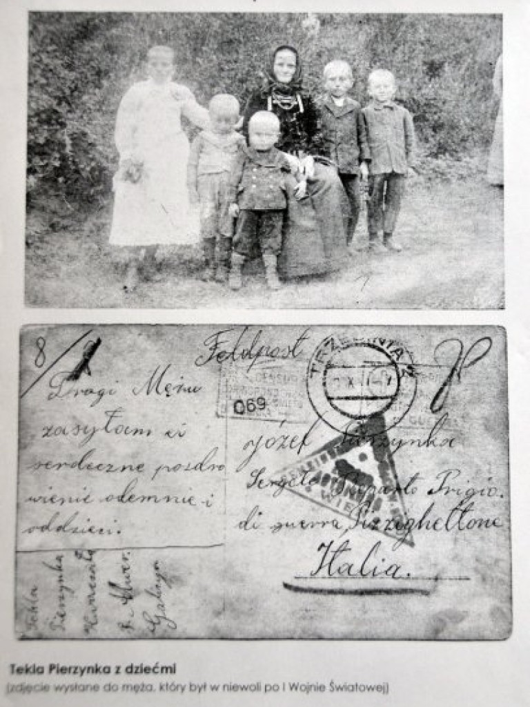 Mieszkańcy Kwaczały na starych fotografiach. Wystawa w domu ludowym - marzec 2010 r.