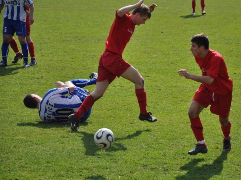 Mecz MKS Alwernia-Orlicz Suchedniów 2-0 – 3.04.2010 r.