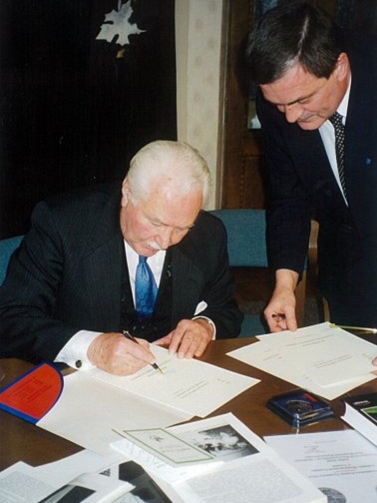 Dwie wizyty ostatniego prezydenta RP na uchodźstwie Ryszarda Kaczorowskiego w Trzebini - styczeń, czerwiec 1998 r.