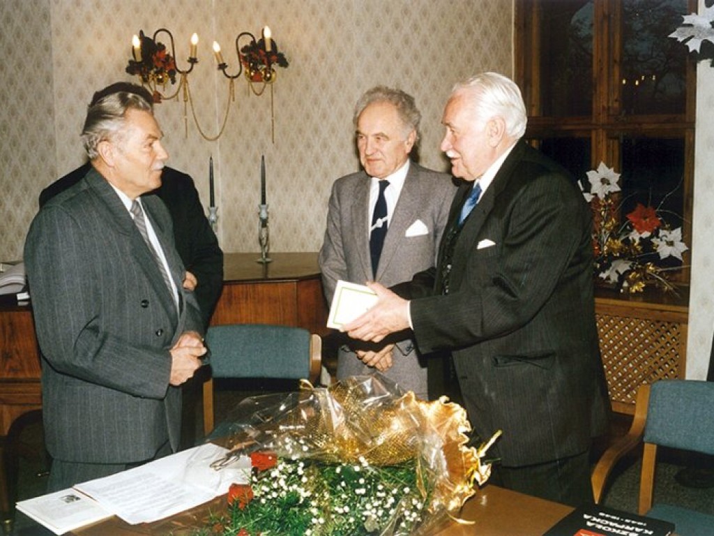 Dwie wizyty ostatniego prezydenta RP na uchodźstwie Ryszarda Kaczorowskiego w Trzebini - styczeń, czerwiec 1998 r.