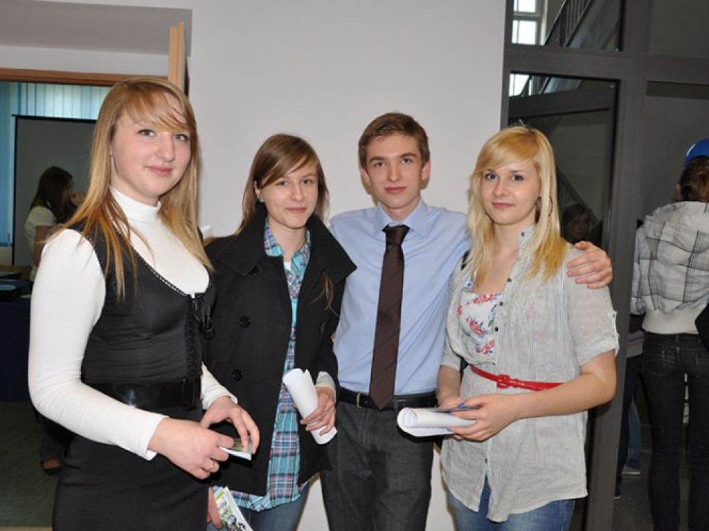 VIII Powiatowe Targi Edukacyjne w Chrzanowie – 23.04.2010 r.