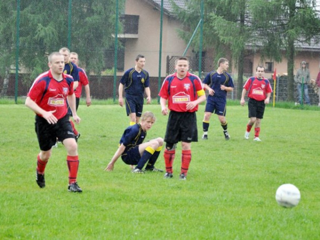 Mecz UKS Dulowa-ZWM-Wodna Trzebinia 1-2 – 9.05.2010 r.