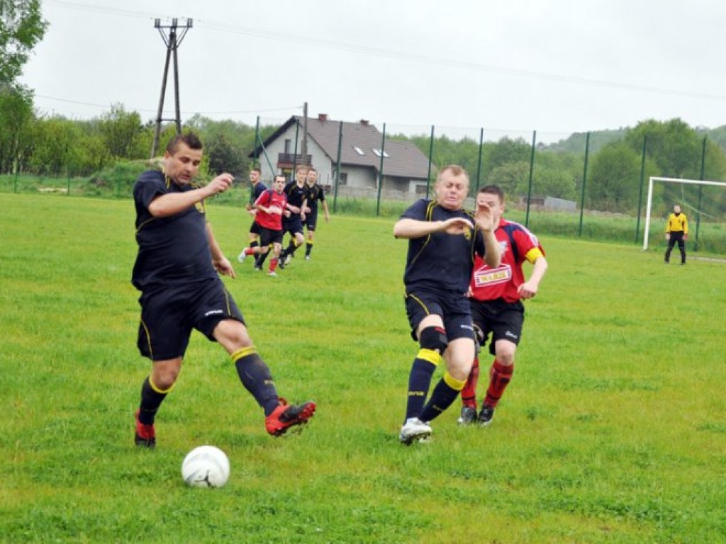 Mecz UKS Dulowa-ZWM-Wodna Trzebinia 1-2 – 9.05.2010 r.