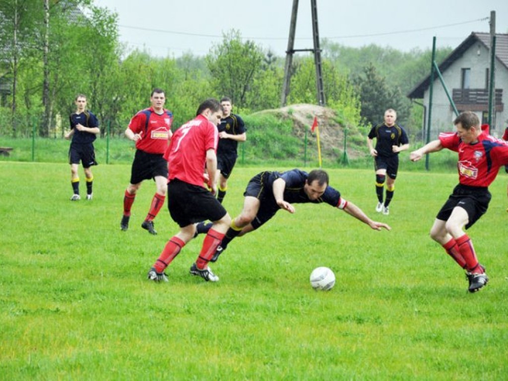 Mecz UKS Dulowa-ZWM-Wodna Trzebinia 1-2 – 9.05.2010 r.