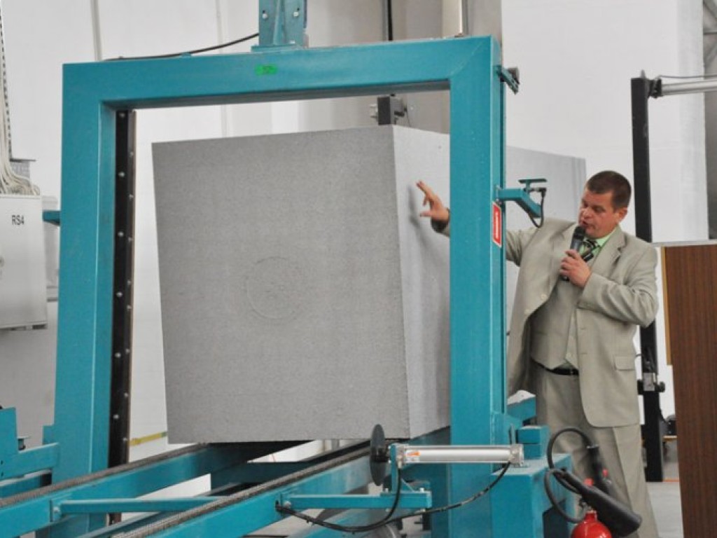 Otwarcie linii produkcji styropianu w hali byłych Zakładów Metalurgicznych Trzebinia - 30.07.2010