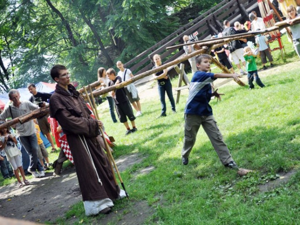 Piknik rycerski i łuczniczy na zamku Lipowiec - 7.08.2010 r.