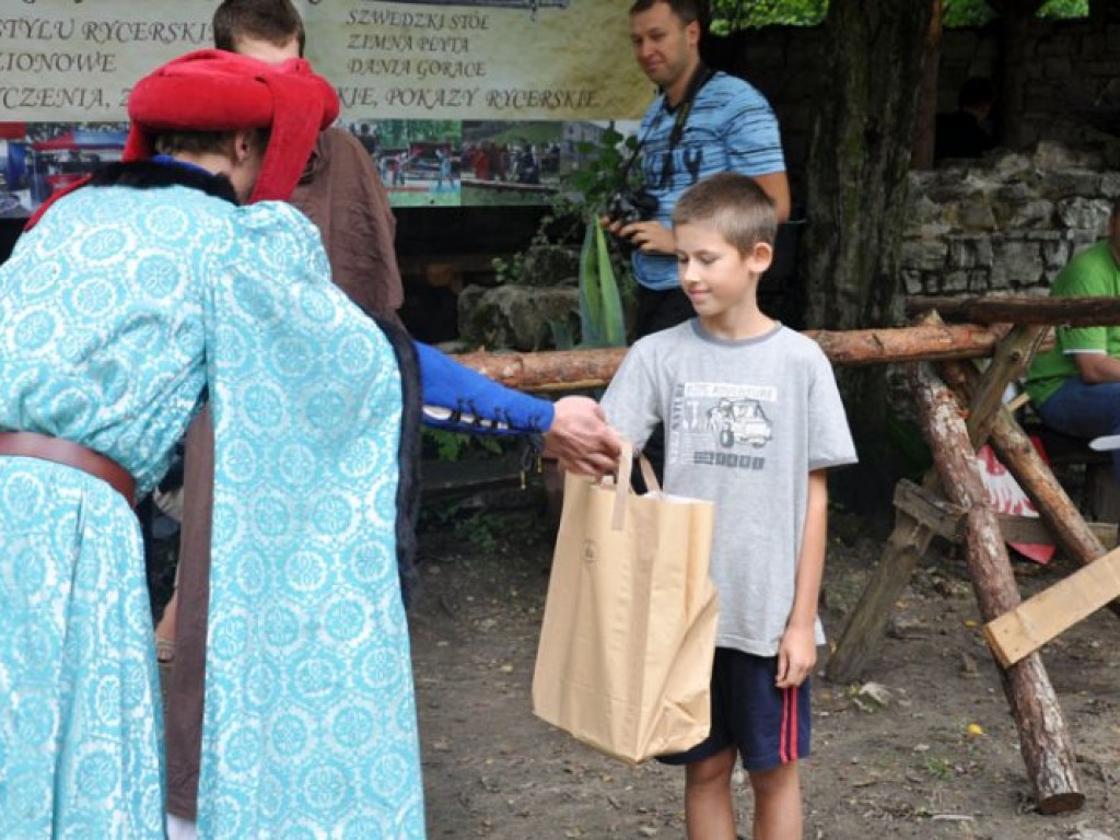 Piknik rycerski i łuczniczy na zamku Lipowiec - 7.08.2010 r.