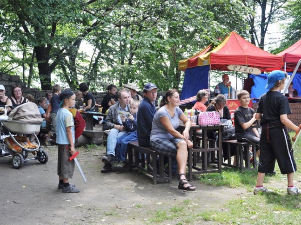 Piknik rycerski i łuczniczy na zamku Lipowiec - 7.08.2010 r.