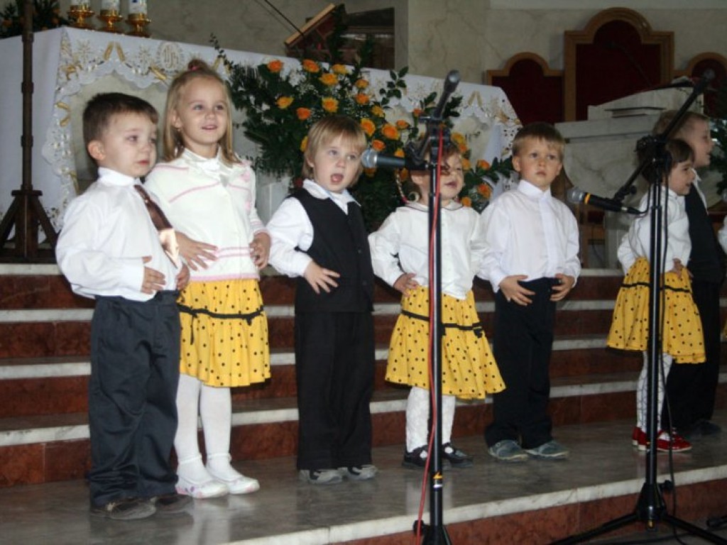 Festyn w parafii Matki Bożej Różańcowej w Chrzanowie 2-3.10.2010 r.
