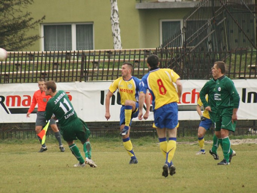 Mecz III ligi Janina Libiąż – Nida Pińczów 3-3  - 11.11.2010