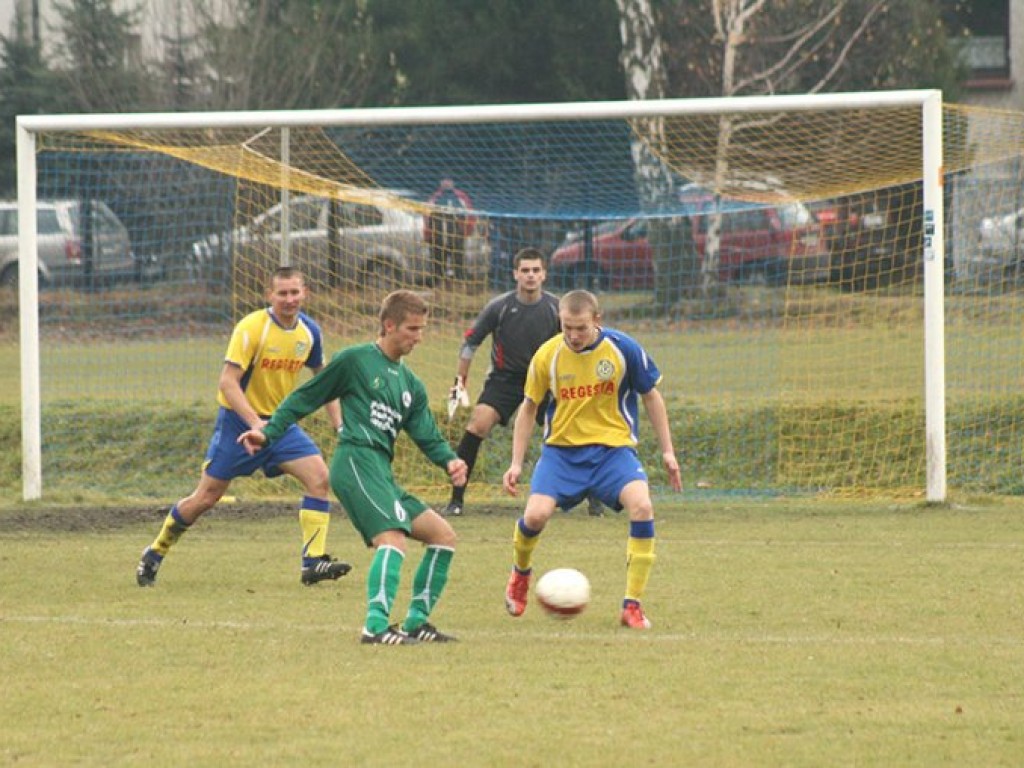 Mecz III ligi Janina Libiąż – Nida Pińczów 3-3  - 11.11.2010