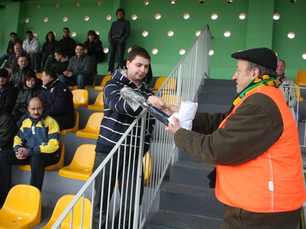 Mecz III ligi Janina Libiąż – Nida Pińczów 3-3  - 11.11.2010