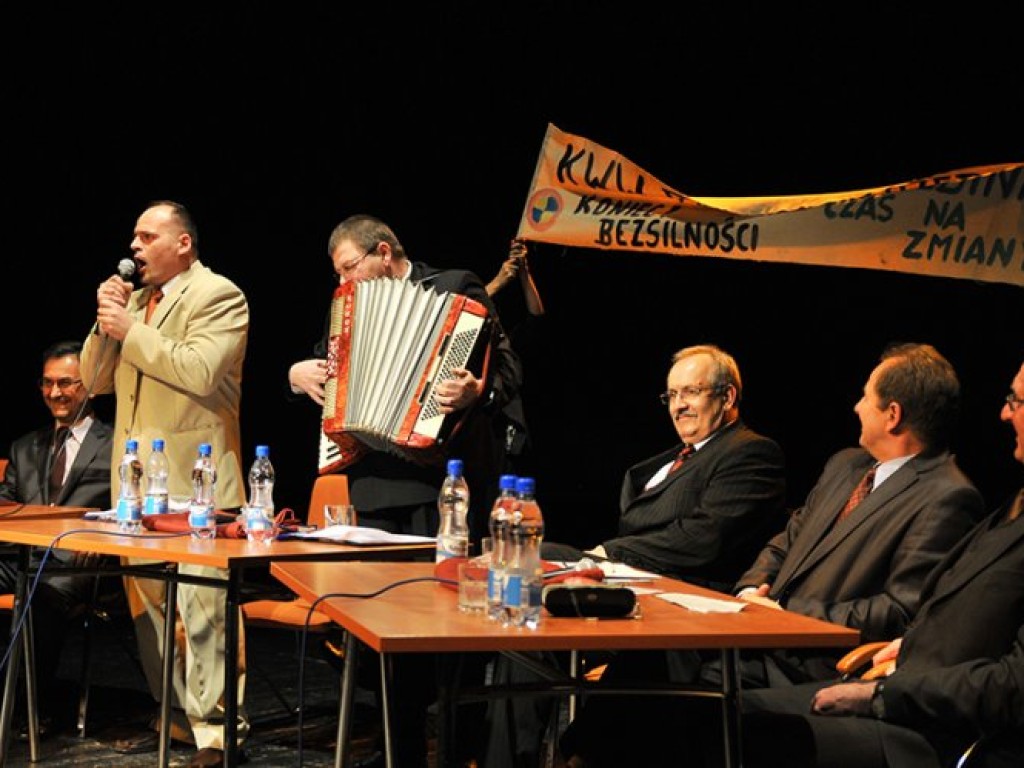Debata burmistrzowska w Domu Kultury Sokół w Trzebini – 16.11.2010 r.