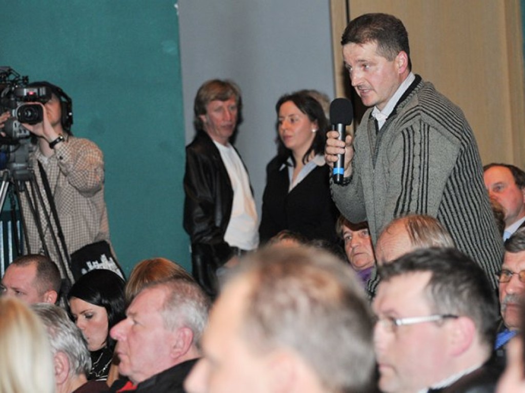 Debata burmistrzowska w Domu Kultury Sokół w Trzebini – 16.11.2010 r.