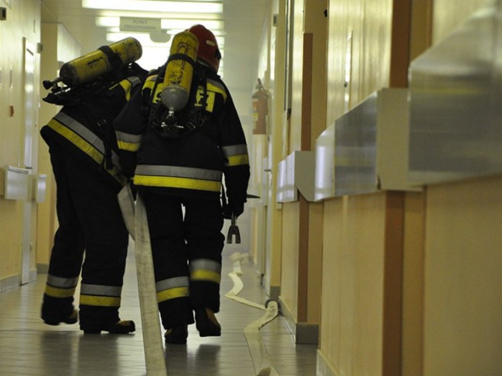 Ewakuacja pacjentów i personelu ze Szpitala Powiatowego Chrzanowie - ćwiczenia 18.11.2010