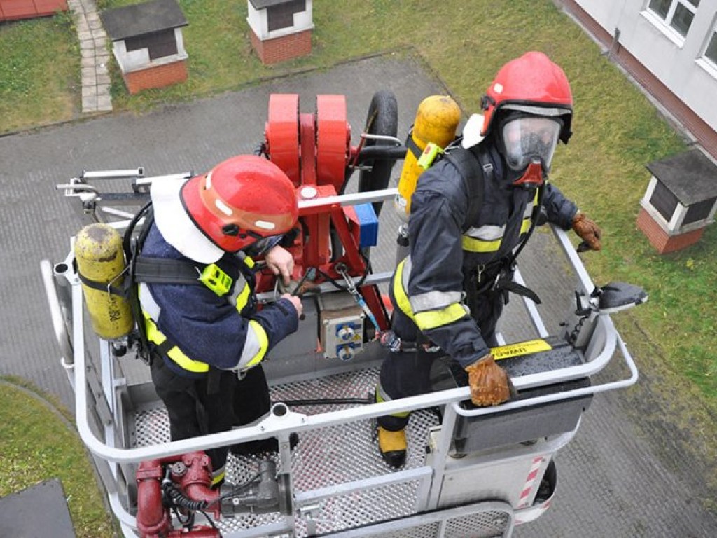 Ewakuacja pacjentów i personelu ze Szpitala Powiatowego Chrzanowie - ćwiczenia 18.11.2010
