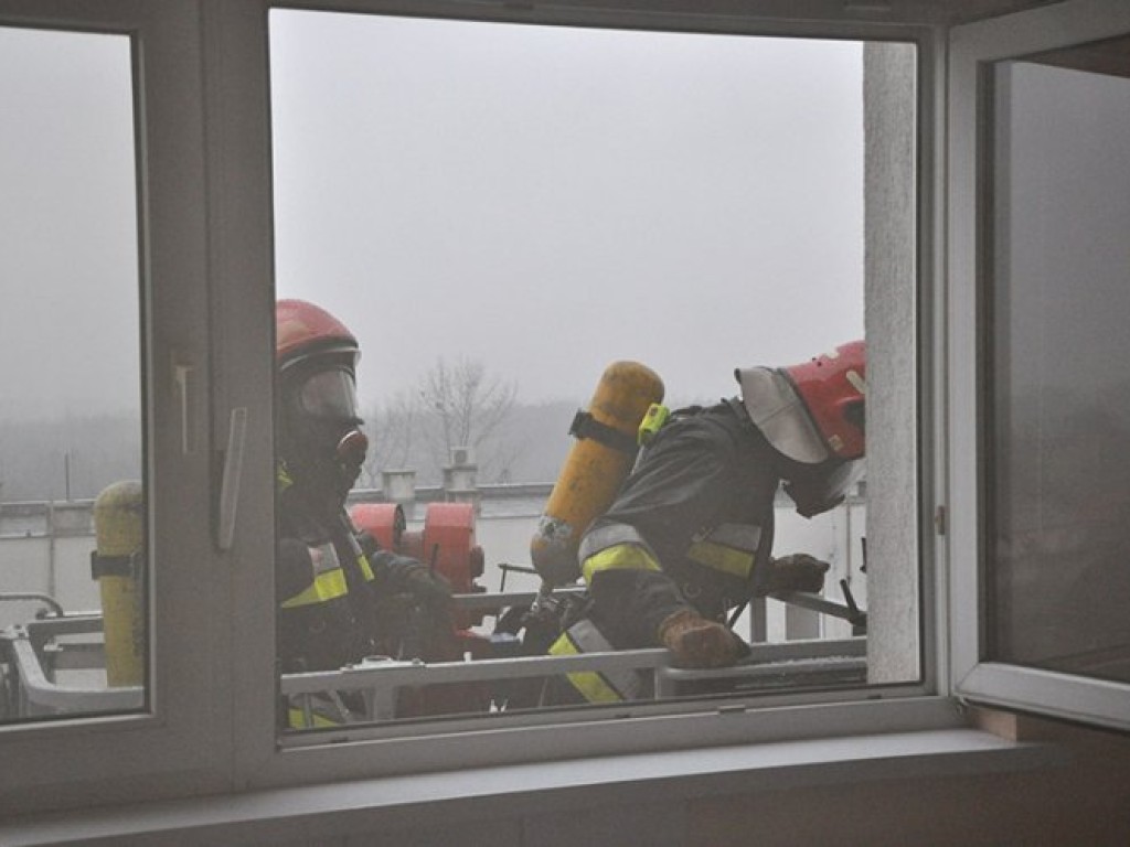 Ewakuacja pacjentów i personelu ze Szpitala Powiatowego Chrzanowie - ćwiczenia 18.11.2010
