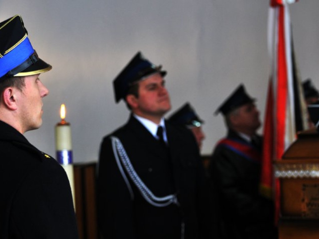 Pożegnanie tragicznie zmarłego Jerzego Wojtonia, naczelnika OSP Alwernia - 19.03.2011