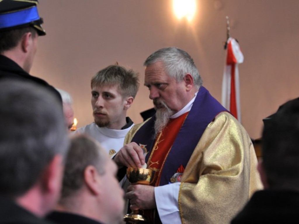 Pożegnanie tragicznie zmarłego Jerzego Wojtonia, naczelnika OSP Alwernia - 19.03.2011