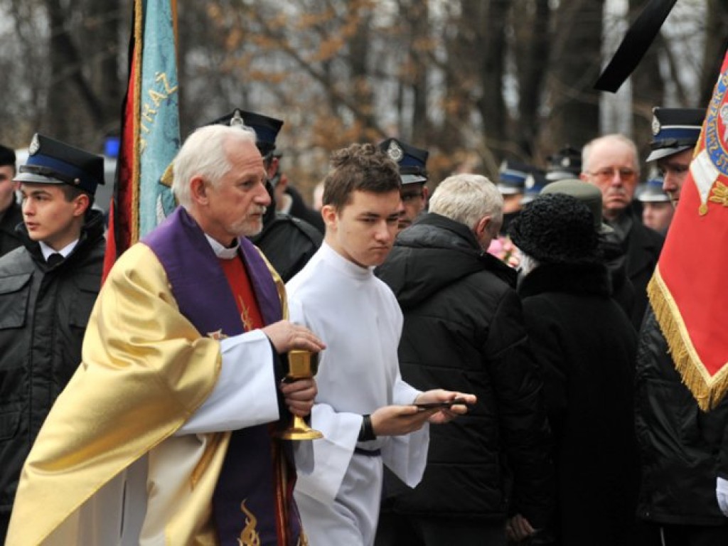 Pożegnanie tragicznie zmarłego Jerzego Wojtonia, naczelnika OSP Alwernia - 19.03.2011