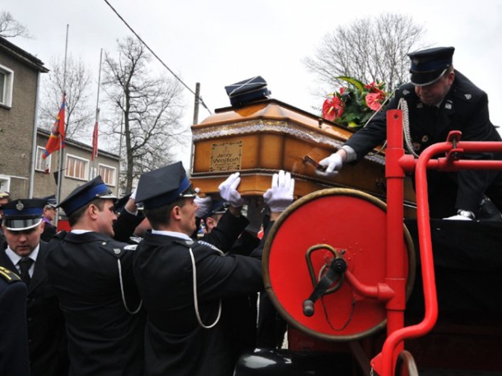 Pożegnanie tragicznie zmarłego Jerzego Wojtonia, naczelnika OSP Alwernia - 19.03.2011