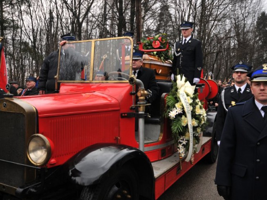 Pożegnanie tragicznie zmarłego Jerzego Wojtonia, naczelnika OSP Alwernia - 19.03.2011