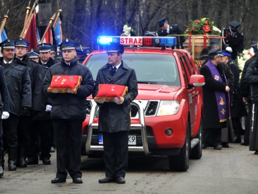 Pożegnanie tragicznie zmarłego Jerzego Wojtonia, naczelnika OSP Alwernia - 19.03.2011