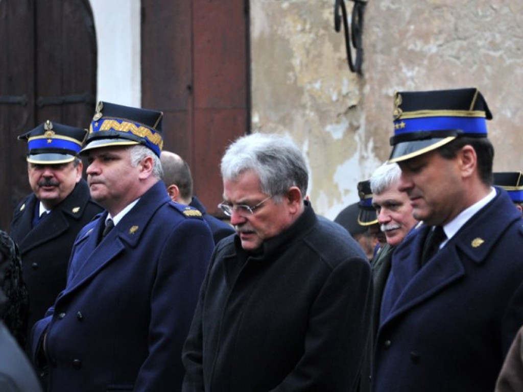 Pożegnanie tragicznie zmarłego Jerzego Wojtonia, naczelnika OSP Alwernia - 19.03.2011