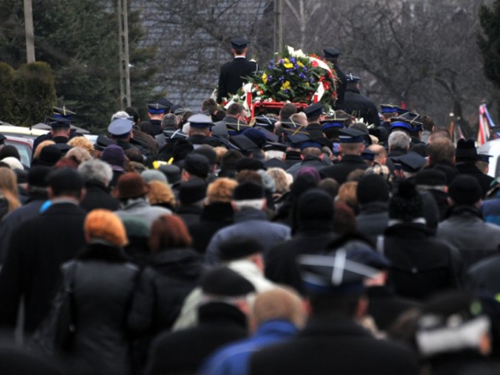 Pożegnanie tragicznie zmarłego Jerzego Wojtonia, naczelnika OSP Alwernia - 19.03.2011