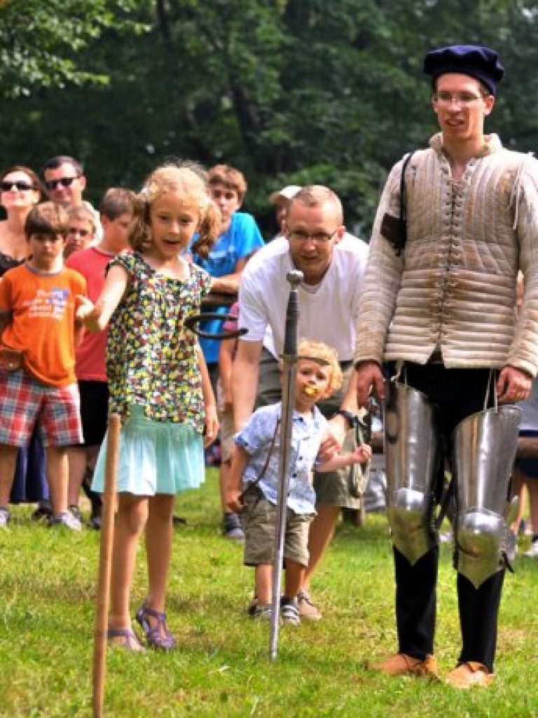 Piknik rycerski i łuczniczy na zamku Lipowiec - 6.08.2011 r.
