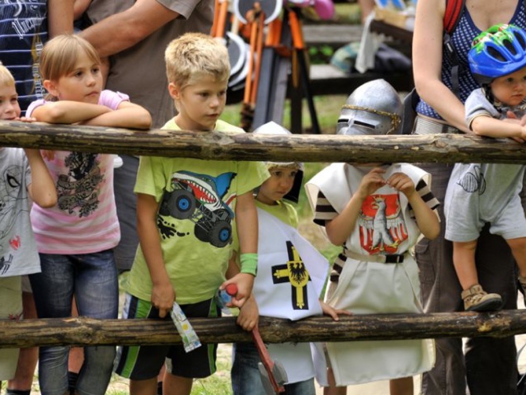 Piknik rycerski i łuczniczy na zamku Lipowiec - 6.08.2011 r.