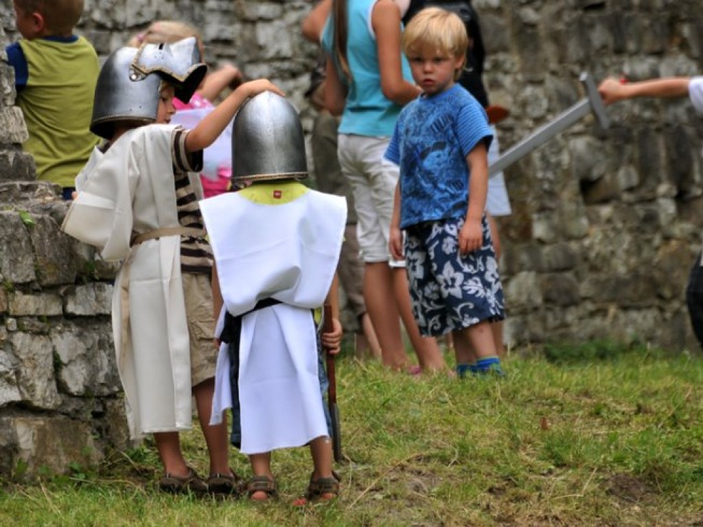 Piknik rycerski i łuczniczy na zamku Lipowiec - 6.08.2011 r.