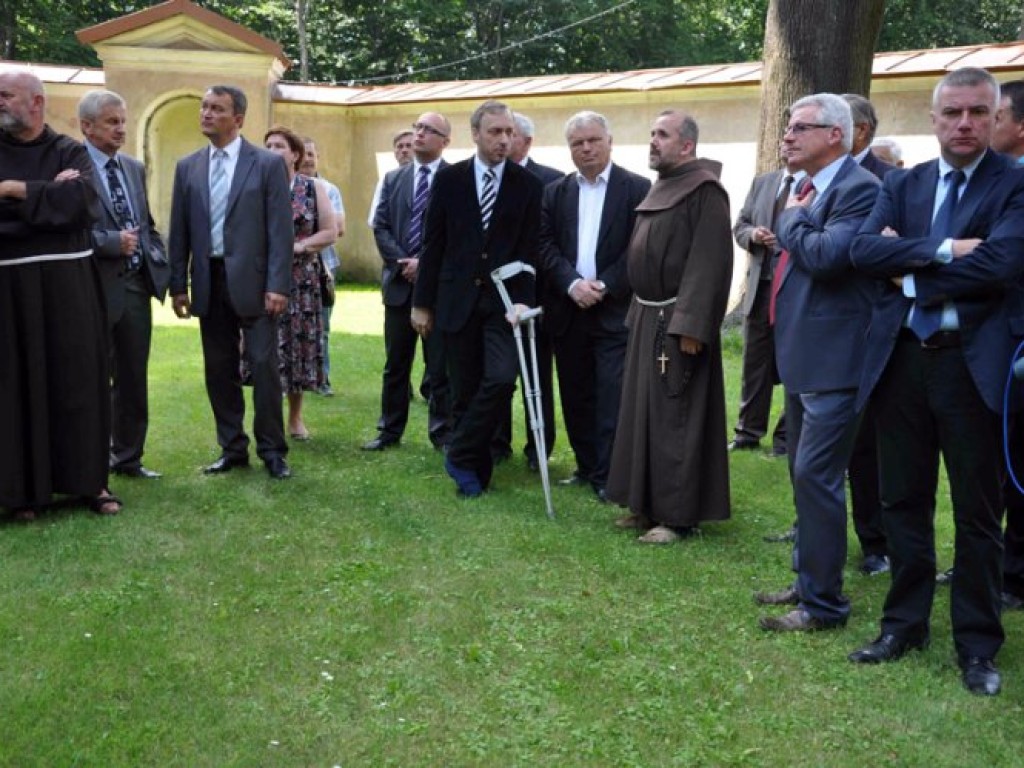 Bogdan Zdrojewski, minister kultury, oraz rzecznik rządu Paweł Graś odwiedzili Alwernię 14.08.2011
